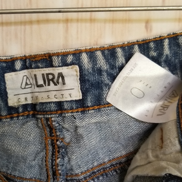 CCO Lira highrise acid washed shorts size 0 - Picture 5 of 7